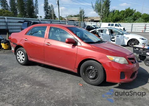 2013 Toyota Corolla Base z USA, uszkodzony, nr VIN 5YFBU4EE5DP200733